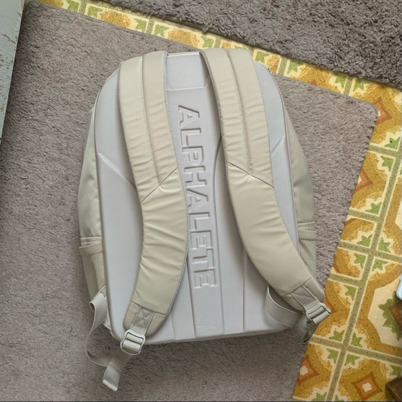 Alphalete ‘Voyager’ Pro Backpack (OS) - beige - Picture 2 of 6
